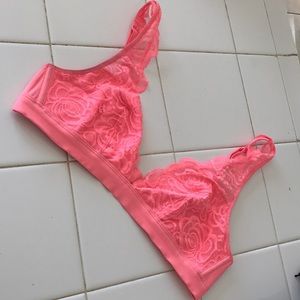 Coral Bralette ❤️